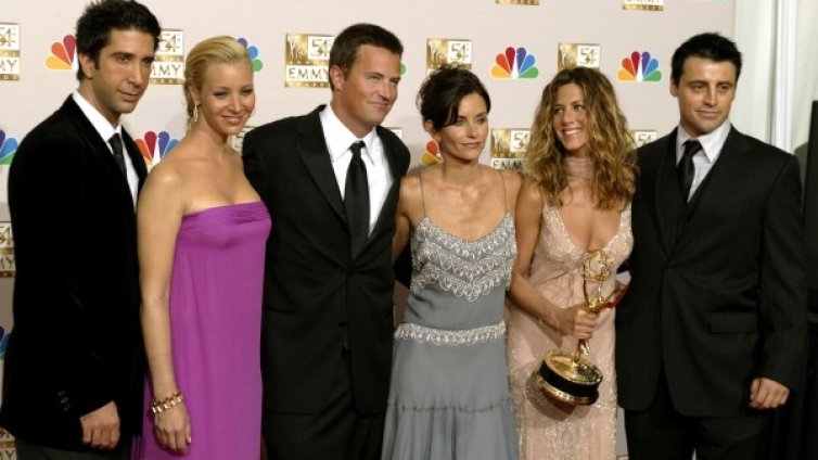 Дженифър Анистън се събира отново с актьорите от "Приятели"