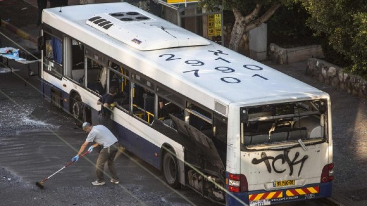Бомба избухна в израелски автобус, няма пострадали