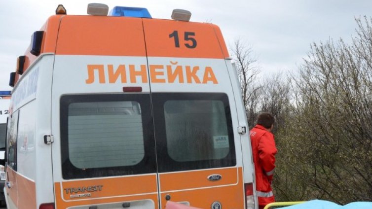 Две момичета пострадаха при катастрофа