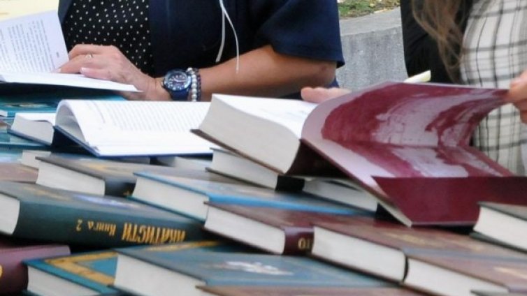 Иде срив на цените на хартиените книги