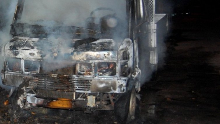 Мъж е починал след взрив в бус в Тетевен