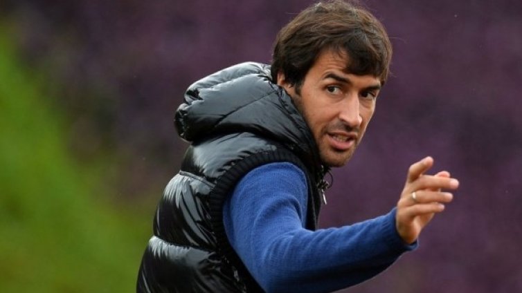 Флорентино предлага на Раул да се върне в Реал