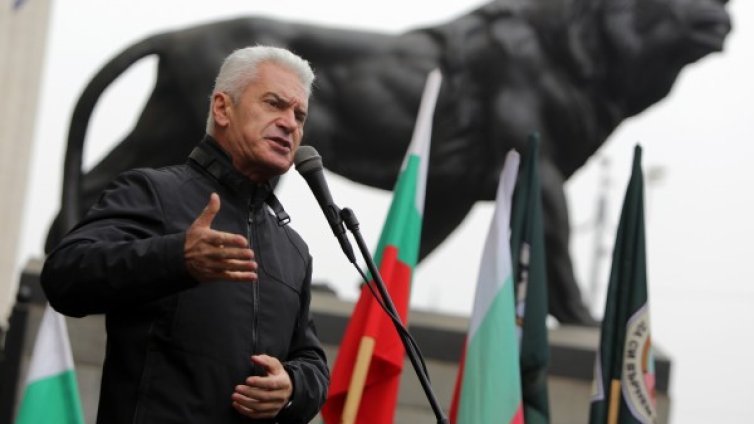 Сидеров има 14 дни да се откаже от имунитета си