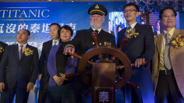 Китай строи гигантска реплика на "Титаник"