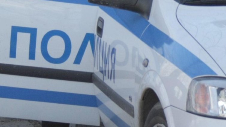 Съдружници във фондация ограбиха защитено жилище в Пернишко