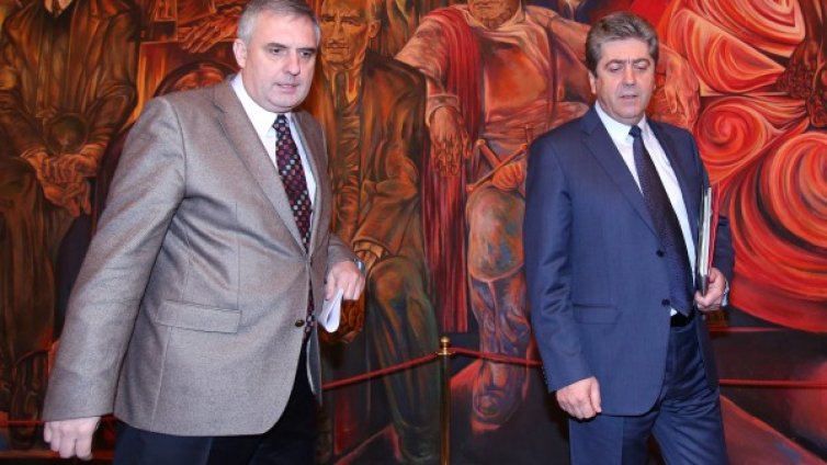 Първанов и Калфин си правят политическо харакири!