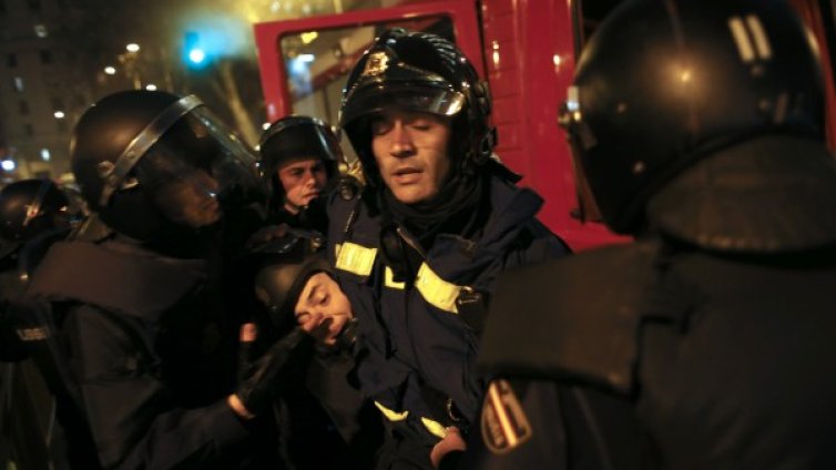 Строителен проект доведе до размирици в Испания