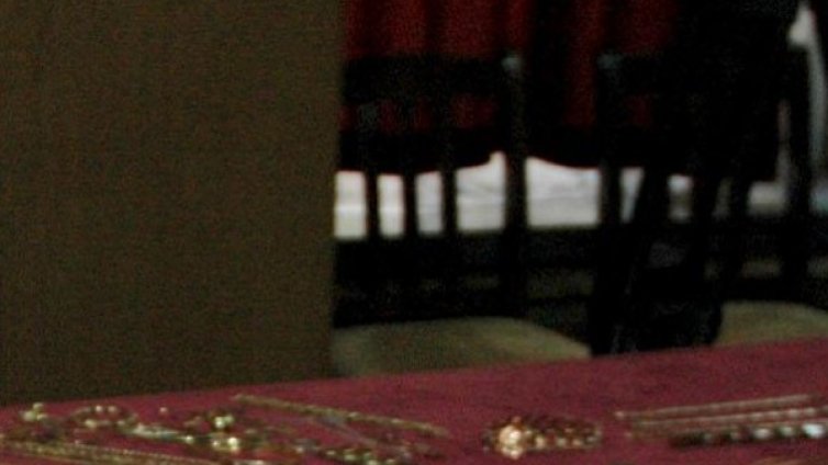 Пари и злато откраднати от 60-годишен бургазлия