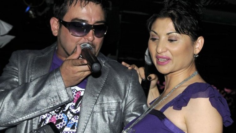 Устата: Моля се Софи да спре да вика на Обама Осама