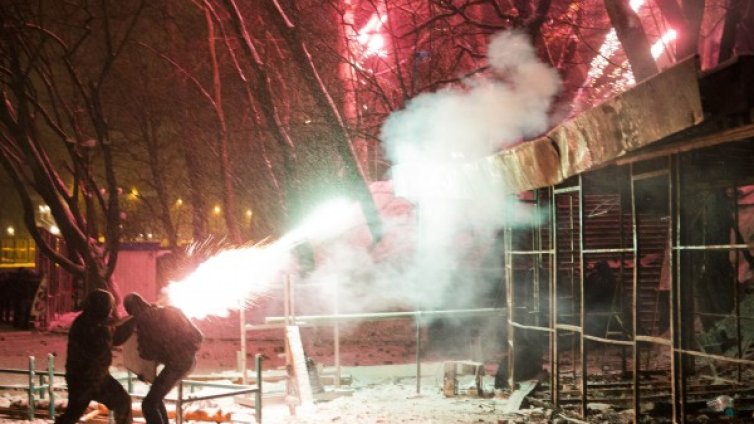 Отново сблъсъци в Киев през нощта