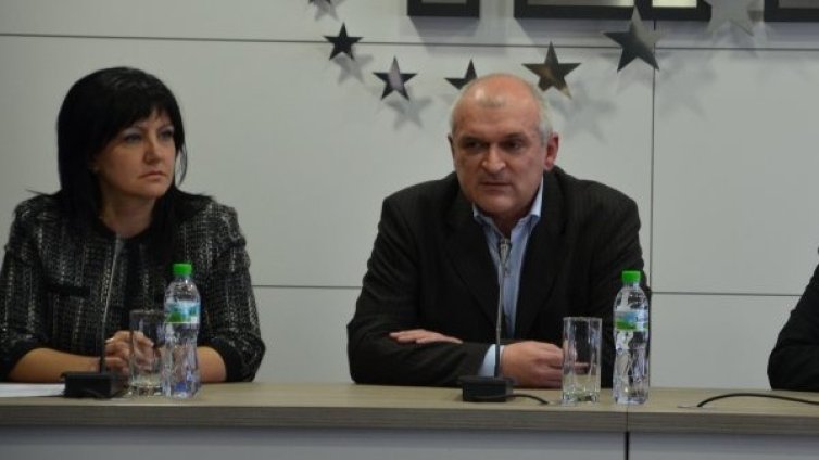 ДПС води свои хора до порциите във властта, скочи ГЕРБ 