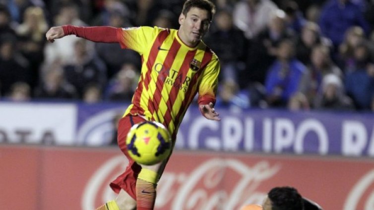 Меси стигна 400 мача за Барса