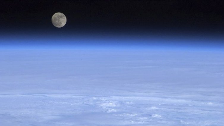 Русия възобновява лунната си програма
