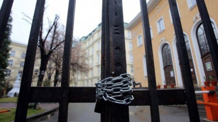 "Ранобудните студенти" се разграничиха от окупацията на СУ
