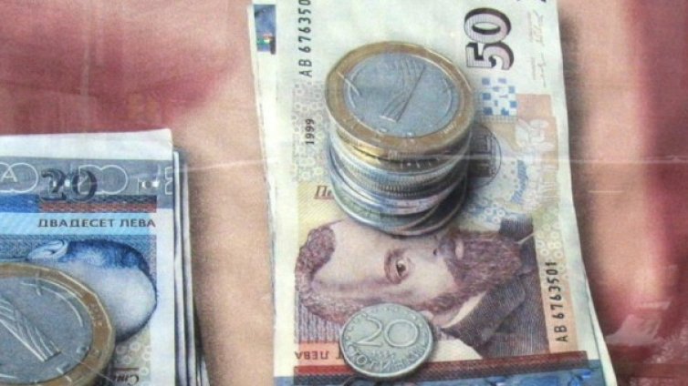Съпруга изнесе от дома на мъжа си бижута и вещи за 10 бона