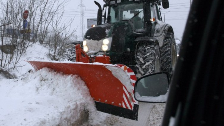 Снежен капан "заклещи" Североизточна България 