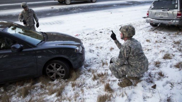 "Червен код" в редица американски щати заради силни снеговалежи