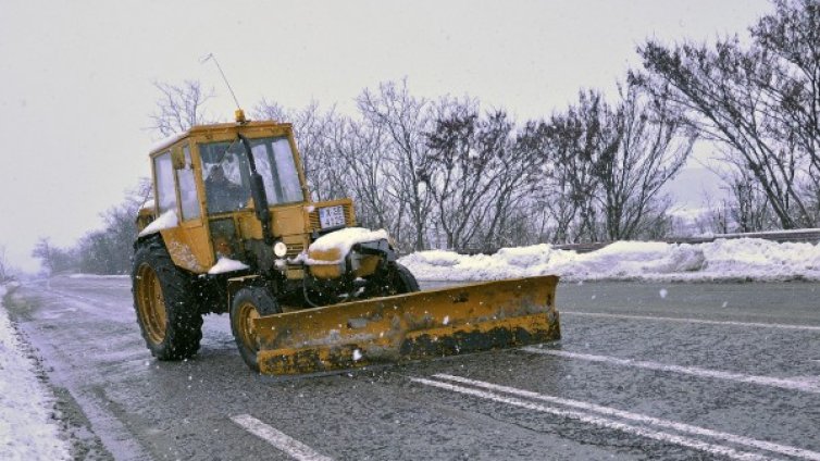 Пътищата в страната са проходими при зимни условия