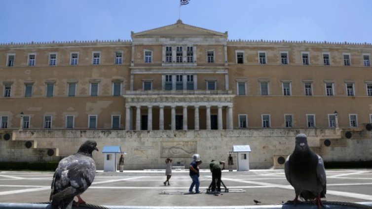 Гърците искат да живеят в президентска република, сочи проучване