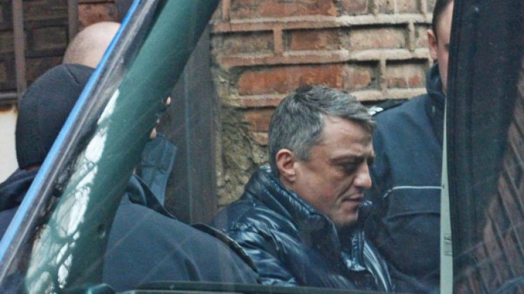 "Почистване" на Петното в парламента