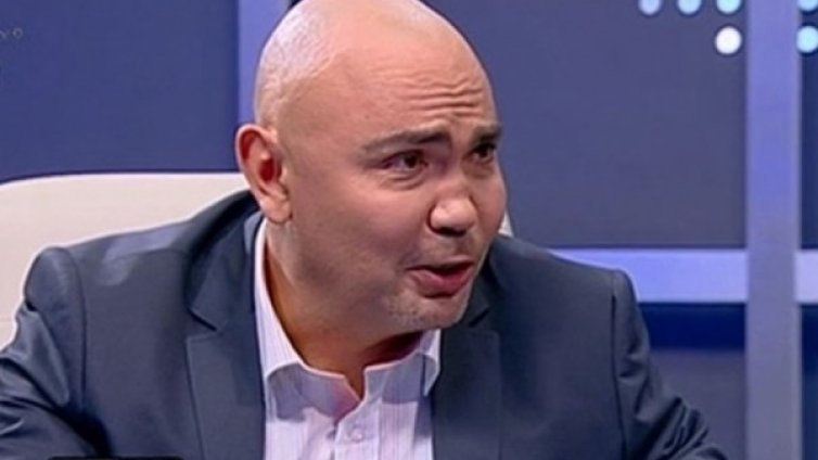 Росен Петров зачете от листче: Отивам при Бареков