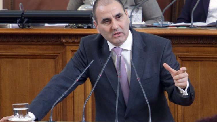Цветанов: Държавата се управлява от задкулисието!