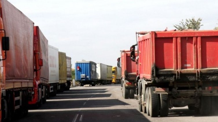Българските превозвачи чакат до днес отговор на въпросите си 