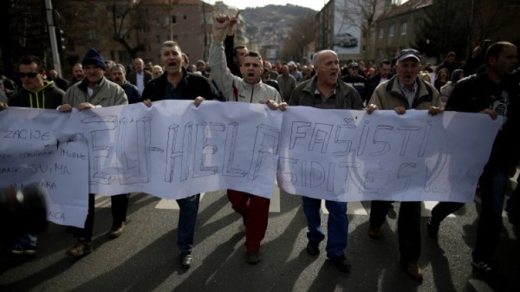 Премиерът на Федерация Босна и Херцеговина иска предсрочни избори 