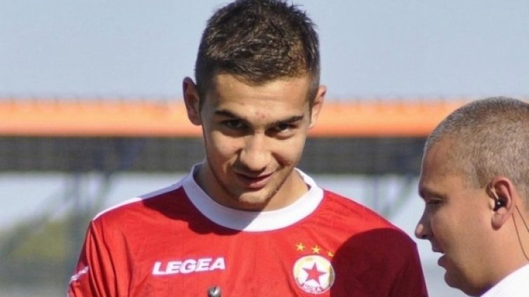 Национал преподписа с ЦСКА