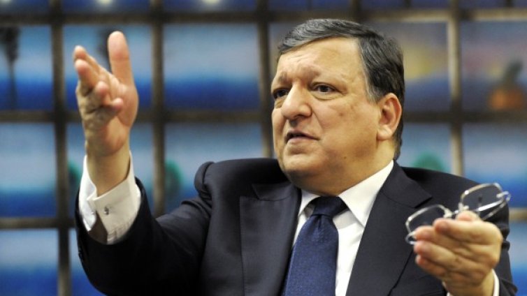 Референдумът в Швейцария създава извънредна ситуация, убеден е Барозу