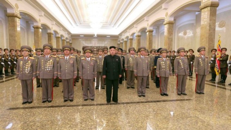 Северна Корея чества Деня на сияещата звезда