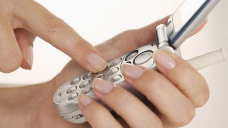 Служителка на ДАТО "снасяла" на бандити, че ги подслушват