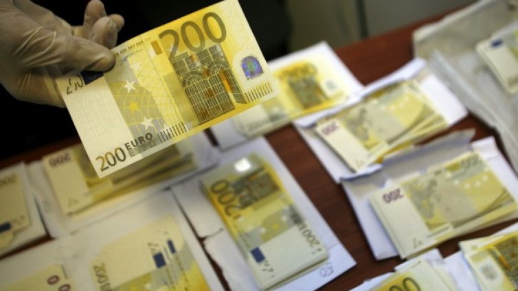 Българи са арестувани във Венеция с 31 000 фалшиви евро