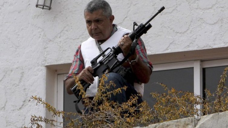 Бивш венецуелски генерал въоръжен срещу представители на властта