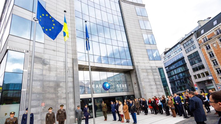 Посланиците на ЕС започнаха тайно да управляват Европа от бункер 