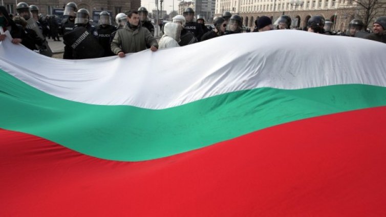 Бедност, безработица - българите чакат предсрочен вот  