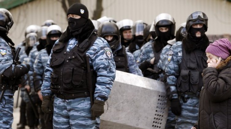 Служители на "Беркут" помолиха за прошка за случилото се в Киев