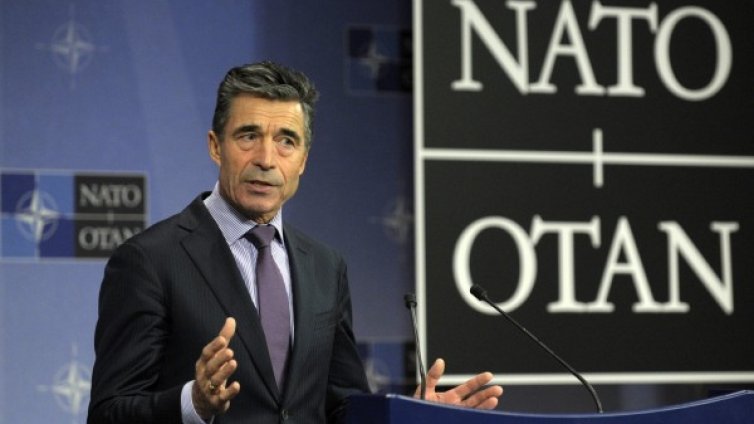 НАТО призовава Русия да не повишава напрежението в Украйна 