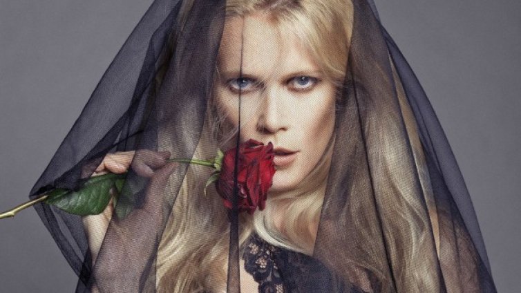 Клаудия Шифър: Странях от партитата заради цигарите и алкохола 