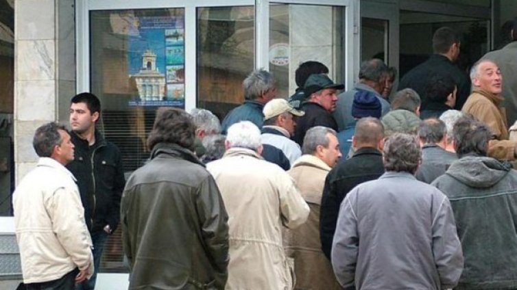 "Няма кой да работи!"