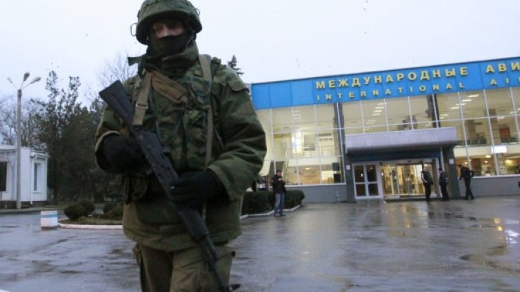 Руски военни не били блокирали летището в Севастопол