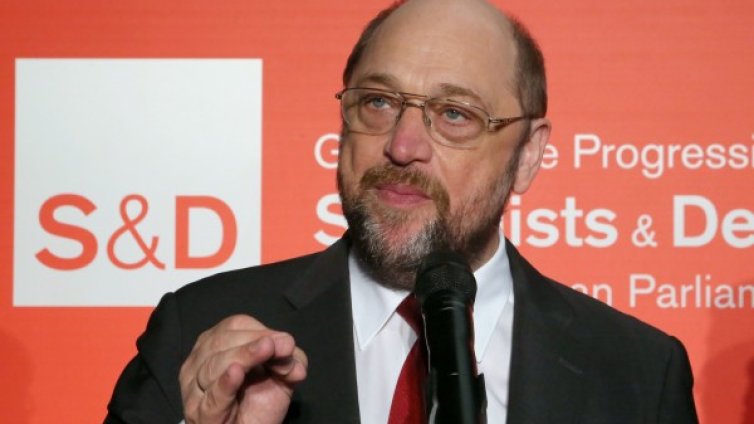 С овации и мнозинство: Шулц стана кандидат на ПЕС за шеф на ЕК