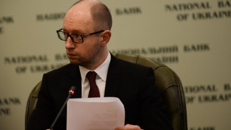 Яценюк за дипломатическо решение на кризата 