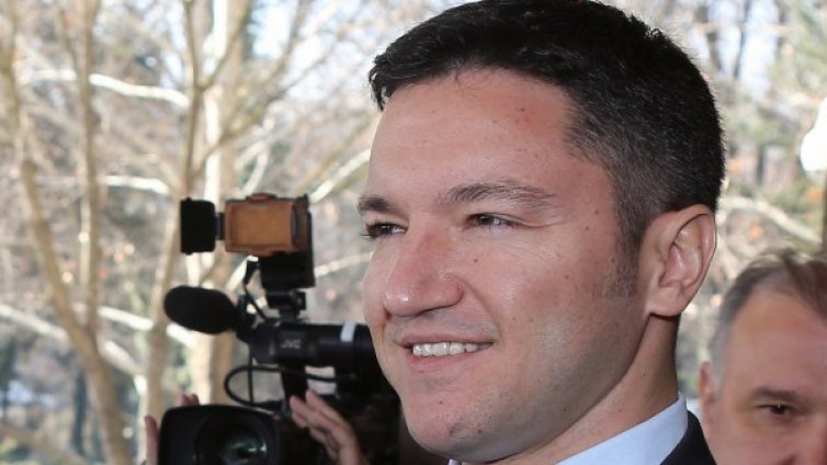 Вигенин: През 21 век проблемите не се решават чрез военни действия