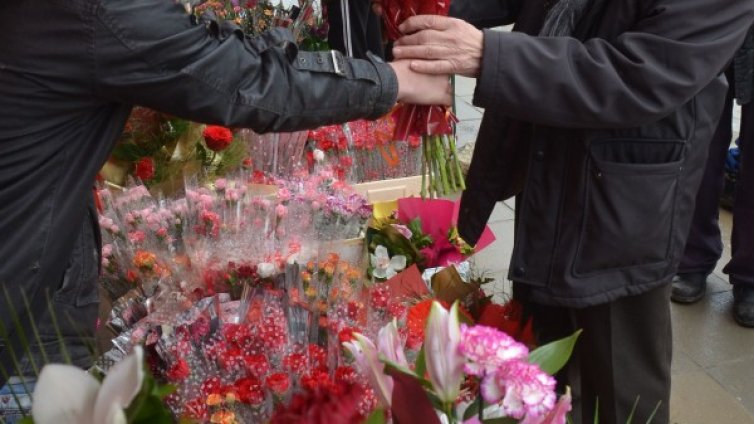 Данъчните на проверка в борси и магазини за цветя