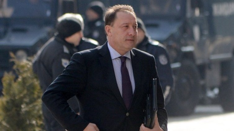 Найденов разпореди проверка за оградата по границата