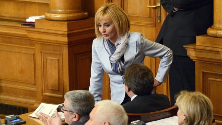 Манолова и Цачева в математически спор за ЦИК