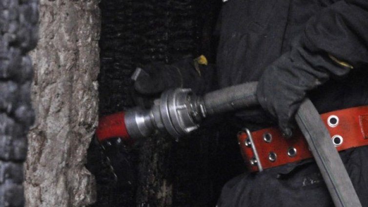 Огнеборци спасиха трима от задушаване в Кърджали