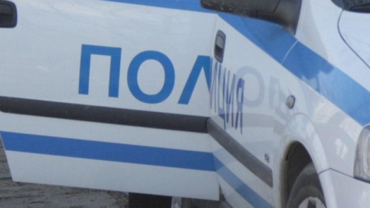 Задържаха 15-годишен, заплашил с бомба летище София