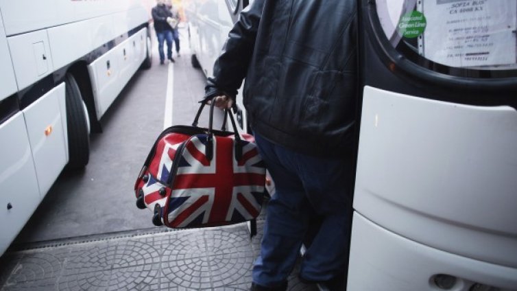 Вместо имигрантски поток към Острова &ndash; слабо ручейче